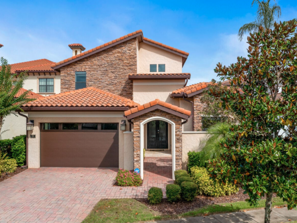 Luxurious 4-Bedroom Vacation Rental Near Disney - Private Pool